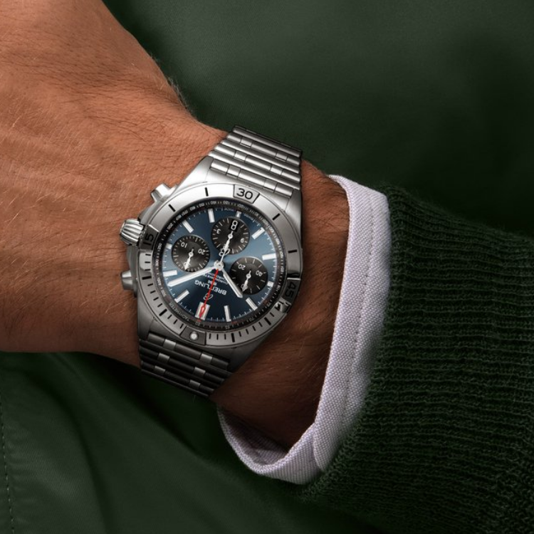 New - Luxury 	Breitling Chronomat B01 42